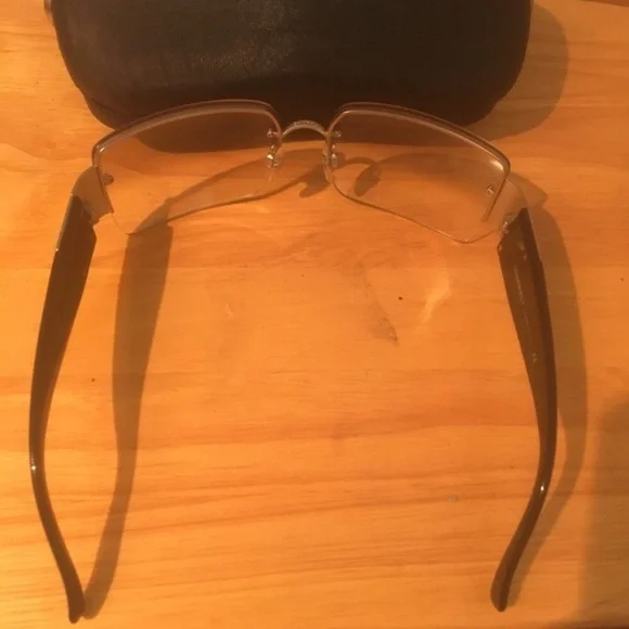 Chanel Black Sunglasses w/Swarovski Crystals​ - Picture 5 of 8